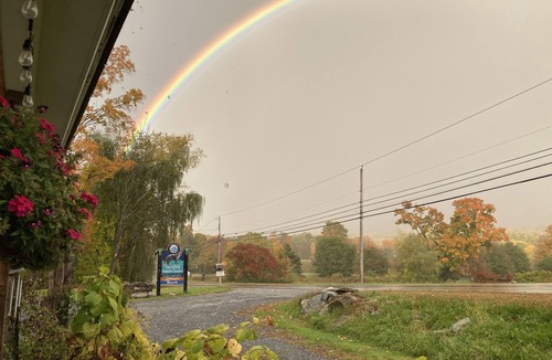 Shaftsbury Apartment | Quiet, spacious, private, beautiful views above art studio