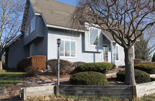 Douglas House | Quiet Spacious Property in Newport Harbor/Saugatuck Douglas