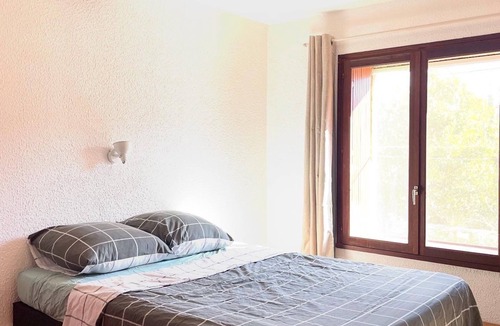 Ceret Apartment | Quiet, spacious studio in the center of Céret.