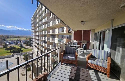 Southeast Colorado Springs Condo | Quiet, Spotless Condo with King Bed for your Getaway!