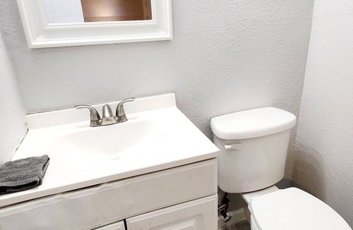 Denton Apartment | Quiet Stay Private Room UNT & TWU