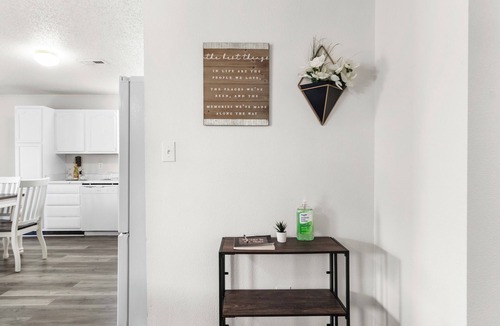 Fishers House | Quiet Stay w Workspace, Fast Wi-Fi & Parking