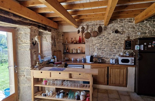 Vezins-de-Levezou House | Quiet stone country house!