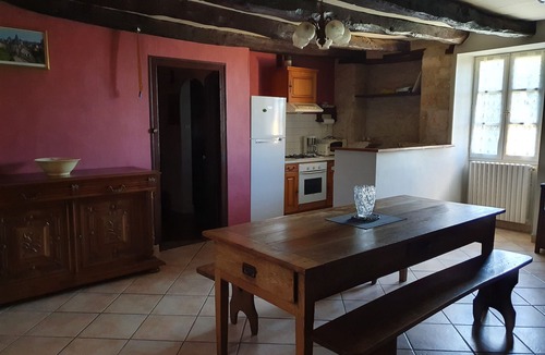 Carennac House | Quiet stone house