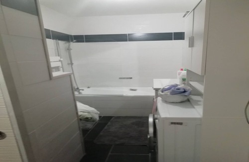 Benodet Apartment | Quiet studio 100 metres from the beach and thalasso centre