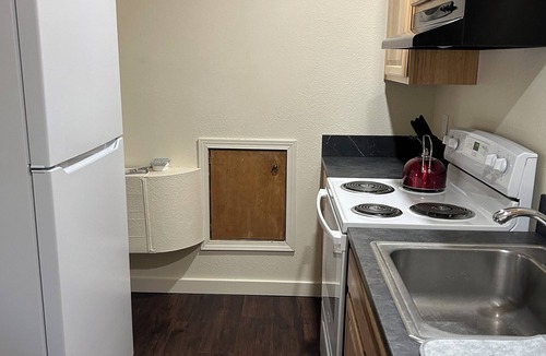 Canyon City Apartment | Quiet studio apartment with a mountain view
