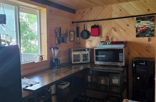 Salunga Apartment | Quiet studio apt w large deck. 15 min to Lanc city, 10min to Spooky Nook Sports