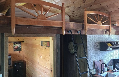 Salunga Apartment | Quiet studio apt w large deck. 15 min to Lanc city, 10min to Spooky Nook Sports