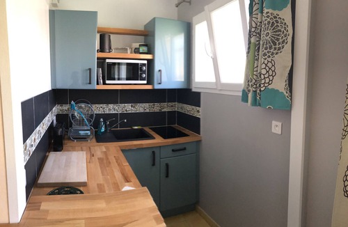 Viriat Apartment | Quiet studio bathroom kitchen wc swimming pool & parking