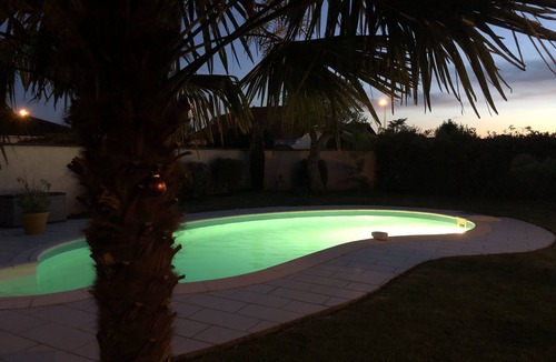 Viriat Apartment | Quiet studio bathroom kitchen wc swimming pool & parking