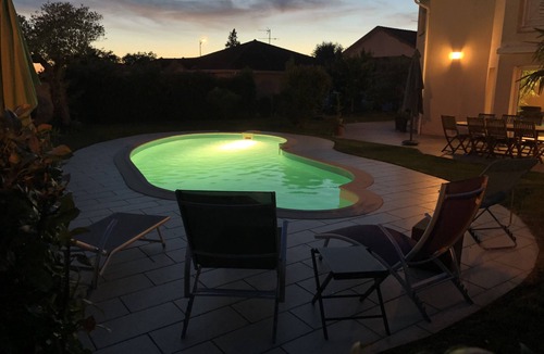 Viriat Apartment | Quiet studio bathroom kitchen wc swimming pool & parking