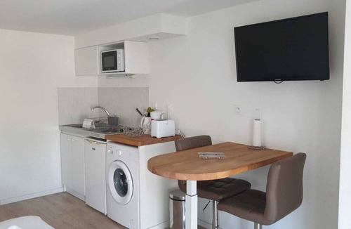 Fondettes Apartment | Quiet studio, countryside 5 minutes from town