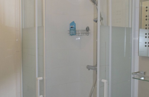 Villeneuve-de-Berg Apartment | QUIET STUDIO WITH POOL