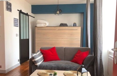 La Rochelle City Centre Apartment | Quiet studio hyper center 150m old port