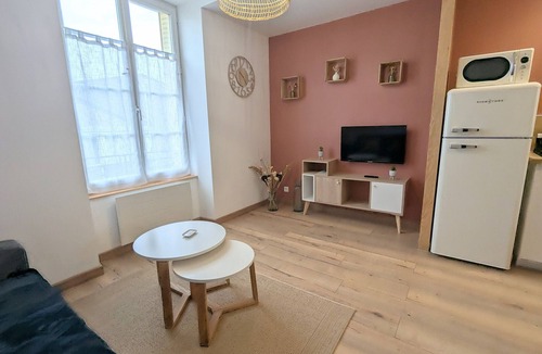 Chateauroux Apartment | Quiet studio in central Châteauroux with parking