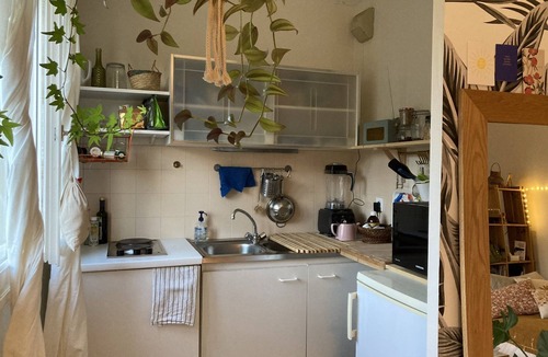 Bourg-l'Eveque Apartment | QUIET STUDIO near town center facing park/river vilaine :)