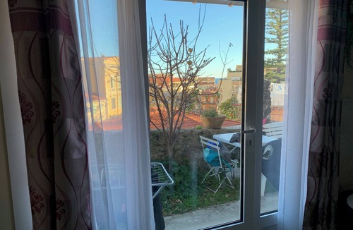 Menton Apartment | Quiet studio, surrounded by greenery, 12 minutes from the sea.