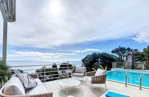 Menton Villa | Quiet studio with private pool, air con and parking in Menton