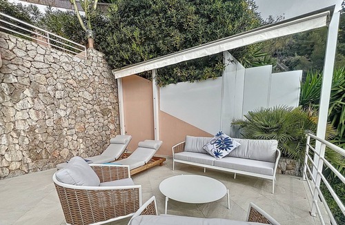 Menton Villa | Quiet studio with private pool, air con and parking in Menton