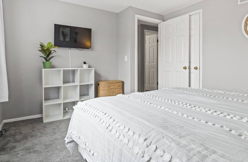 Fairport House | Quiet, stylish, & family-friendly 3 BR in Fairport