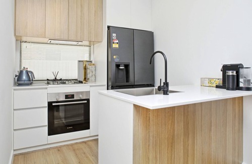 Blair Athol House | Quiet Suburban Escape Near Shops & Dining