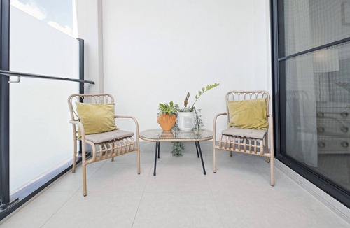 Blair Athol House | Quiet Suburban Escape Near Shops & Dining