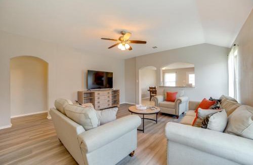 Seagoville House | Quiet Suburban Home w/Private Yard in Seagoville!