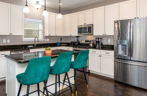 Grantwood Village House | Quiet Suburban Paradise
