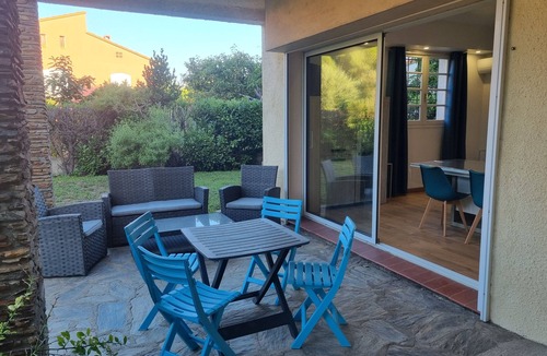 Elne Apartment | 🌞 Quiet T2 with terrace & garden - Beaches 10 min away, top comfort! 🌴