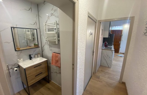 Elne Apartment | 🌞 Quiet T2 with terrace & garden - Beaches 10 min away, top comfort! 🌴