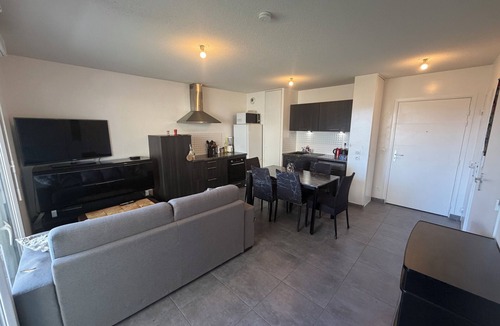 Saint-Rambert Apartment | Quiet T2 with terrace in Lyon