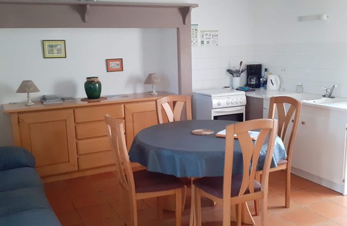 Marminiac House | Quiet Tilleul gîte in wooded surroundings with secure swimming pool (6x12)
