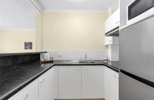 Mount Ommaney Bed & Breakfast | Quiet unit in leafy hotel