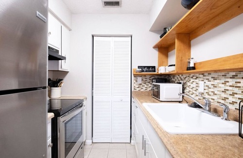 Gainesville House | Quiet, Updated 2 bed/2 bath Condo in NW Gainesville