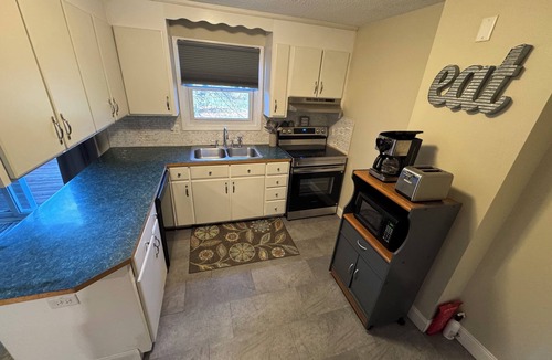 Hudson House | Quiet updated townhome in Hudson