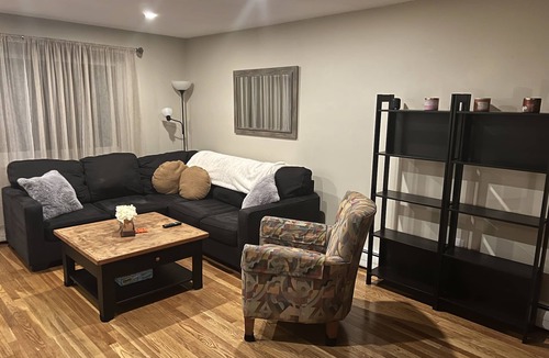 Hudson House | Quiet updated townhome in Hudson