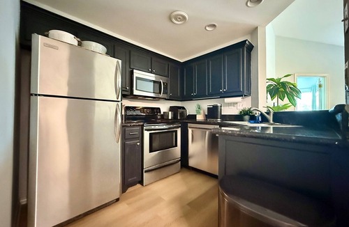 Oak Lawn Condo | Quiet Uptown 2BR/2BTH Condo, Gated, Walkable, Comfy Beds, Covered Parking