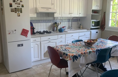 Baillargues House | Quiet vacation home with swimming pool near beaches
