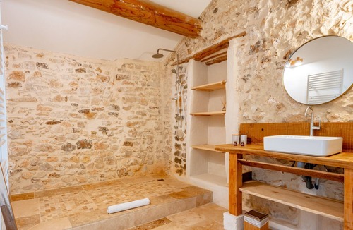 Sault Bed & Breakfast | Quiet Vaucluse bed and breakfast