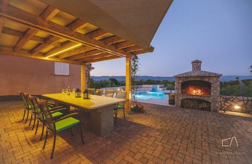 Sveti Vid Dobrinjski Villa | Quiet Villa Jele* with a pool and an authentic 'tavern' on Krk