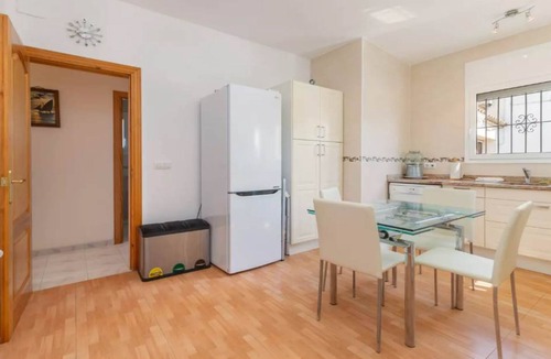 L'Escala Villa | Quiet villa 5 minutes from the beach suitable for pets