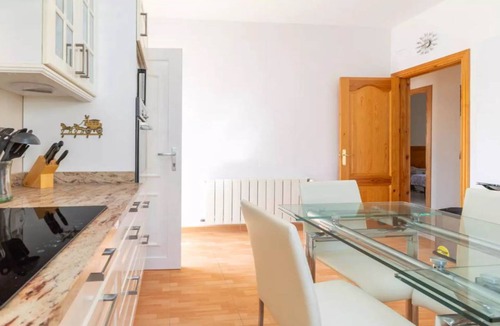 L'Escala Villa | Quiet villa 5 minutes from the beach suitable for pets