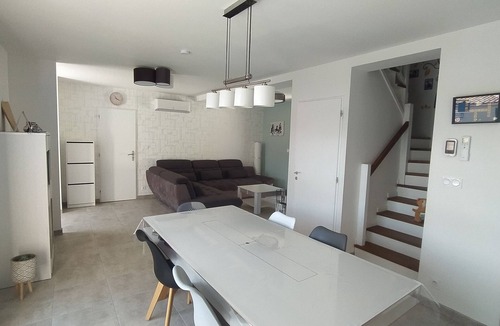 Vailhauques Villa | Quiet villa with pool between sea and river