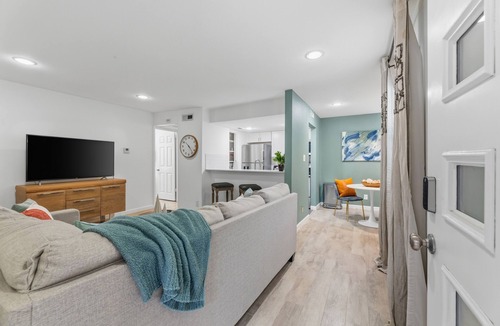 Clarksville Condo | Quiet & Walkable - Stylish Condo With Local Vibe