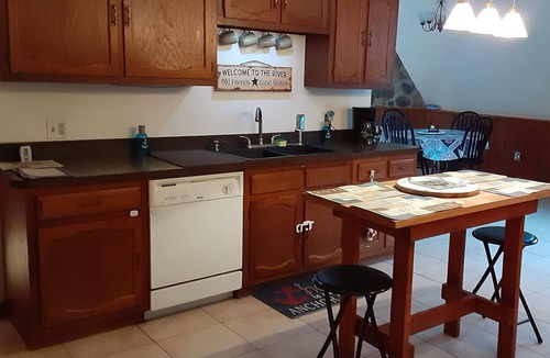 St Lawrence County House | Quiet Waterfront Home