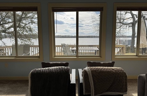 Snug Harbor House | Quiet waterfront retreat - 15 mins to historic Edenton.