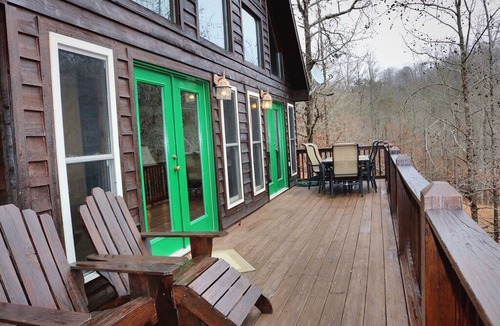 Tazewell Cabin | Quiet Waters house front