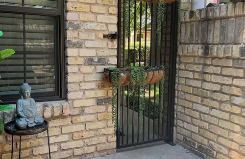 Austin House | Quiet, well appointed S. Austin townhome. Close to everything! Min. 60 days.