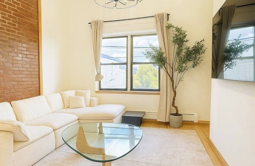 Jersey City Apartment | Quiet Winter Luxury