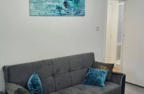 Addiscombe Apartment | Quiet! yet central big apartment